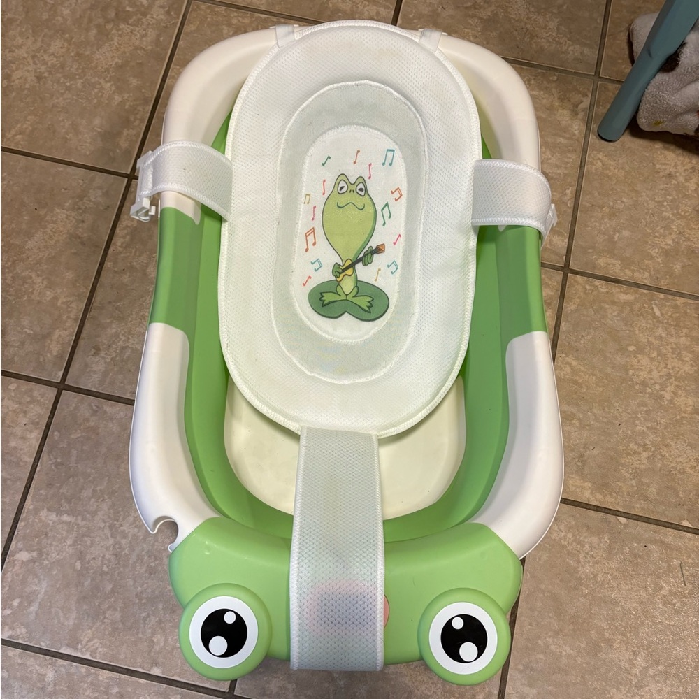 Green and White Baby Bath Tub with Frog Design